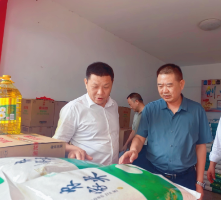 【视频】人保财险常宁支公司捐赠物资助力灾后民生保障