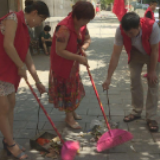 创建省级文明城市 丨泉峰街道中心学校：志愿服务队上街搞卫生 助力文明城市创建