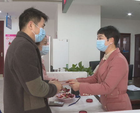 为爱加班 婚姻登记不休假