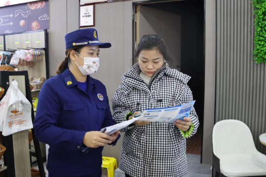 重信用、讲诚信 市消防救援大队开展《湖南省社会信用条例》宣传