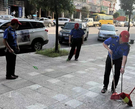 市城管综合执法局渣土事务中心开展志愿服务活动