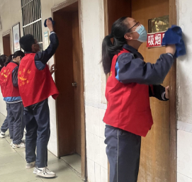 【视频】新时代 新雷锋 温情洋溢福利院