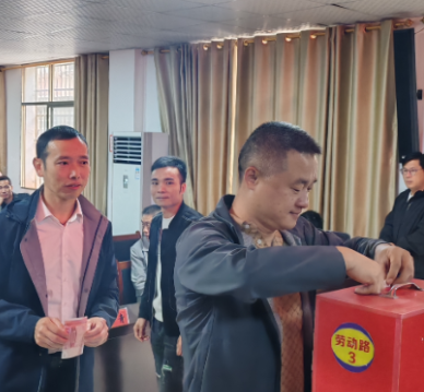 【视频】泉峰街道办事处开展捐资助学帮扶活动