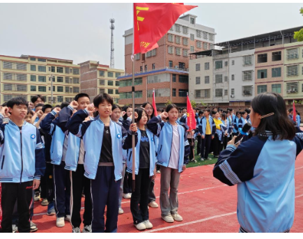 常宁市新河镇中心学校举行毕业年级学生中考动员大会