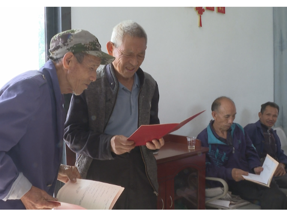 【视频】常宁：370本不动产权证书“送证下乡” 打通服务群众“最后一公里”