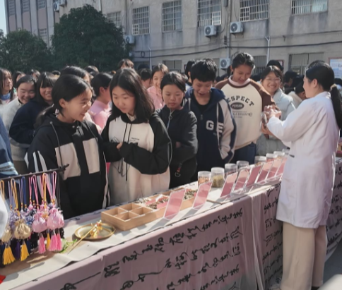 【视频】市中医医院：“艺术同伴”护航成长 中医药文化播撒童心