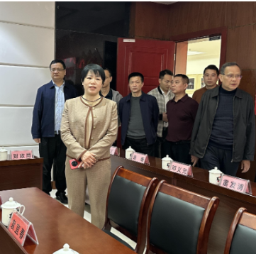 【视频】王一花检查市十八届人大六次会议会场及代表驻地准备工作