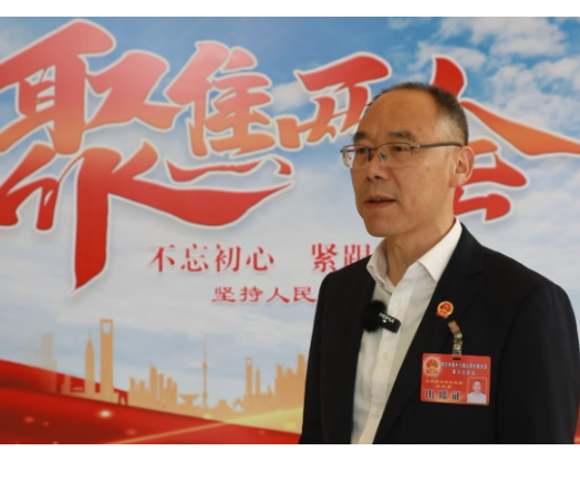 【视频】献良策 谋发展 出席市十八届人大六次会议的代表向大会报到