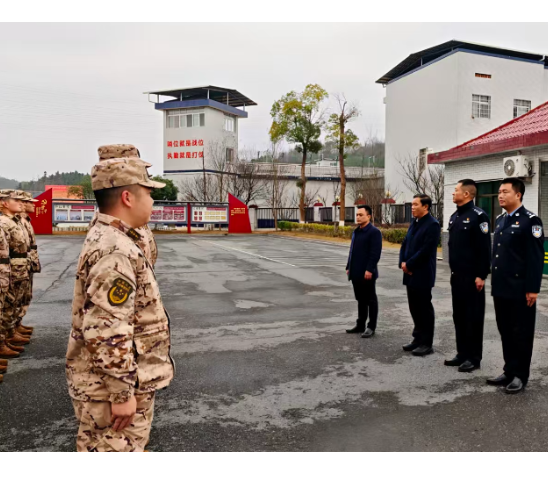 【视频】市领导走访慰问公安干警、武警官兵、消防员