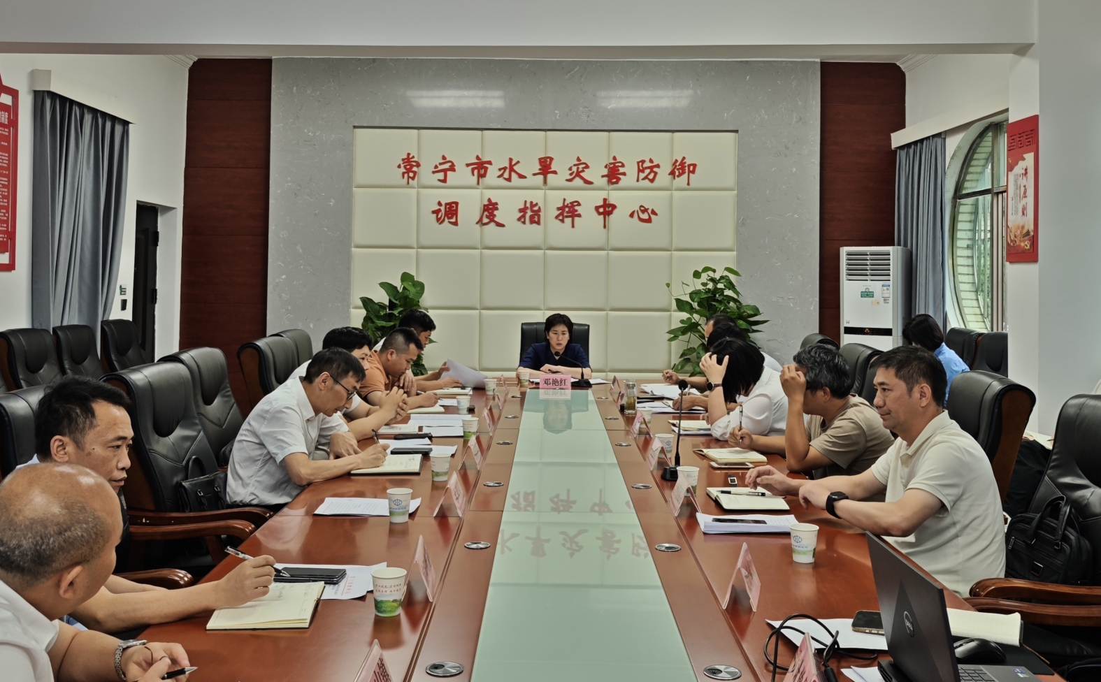 邓艳红防汛.jpg