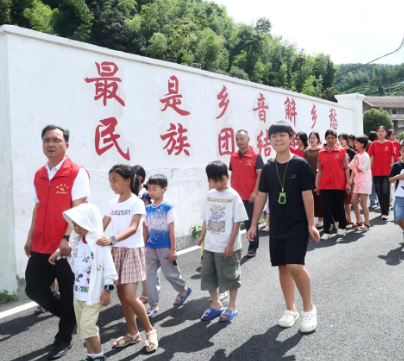 最是乡音解乡愁（316）塔山瑶族乡特色课堂温暖留守瑶乡娃