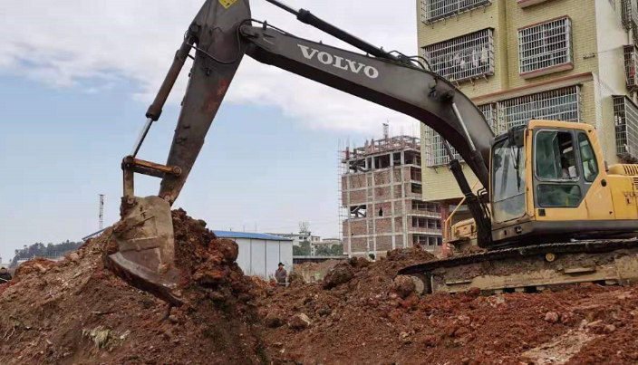 多部门联合执法 向非法占地抢建行为亮剑