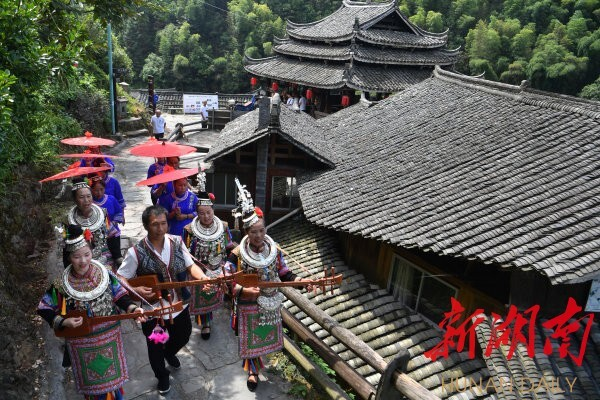 走向胜利丨地老天荒，艺术团飙歌芋头侗寨