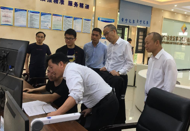 省气象局党组书记、局长刘家清来常检查指导汛期气象业务工作