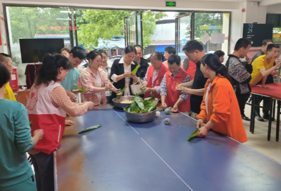 端午助残 情暖人心