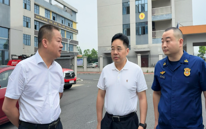 罗卫华督导安全生产风险隐患大排查大整治工作