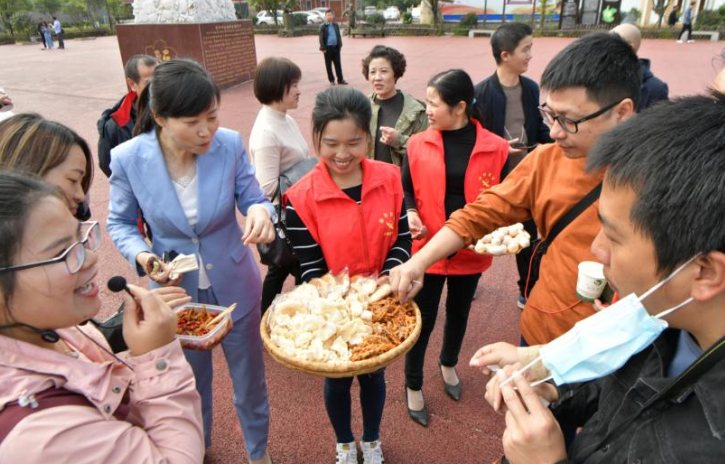 “决战决胜谱新篇•文化扶贫在行动”湖南行采访活动走进常宁