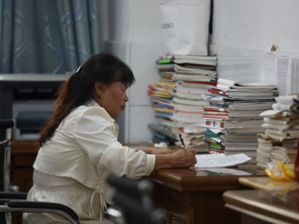 【视频】湖南好人尹敏芸：37年讲台“女战斗士” 用爱撑起一片天