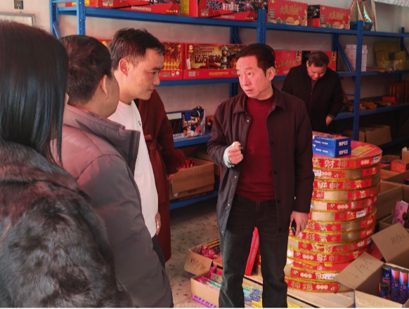 曲潭街道办事处筑牢安全防线  护好万家新春