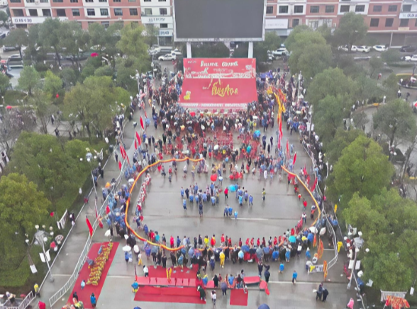 常宁:龙狮热舞 民俗盛宴“燃”动全城