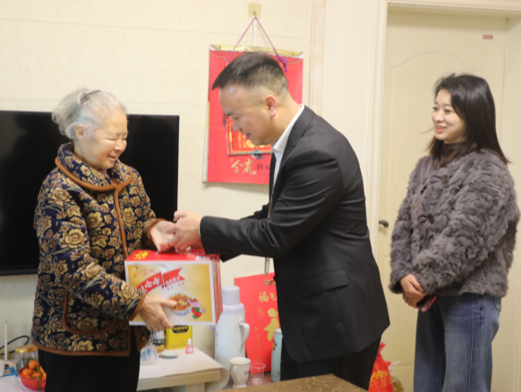 【新春走基层】学墙社区携手爱心企业新春送暖