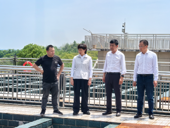 邓艳红调研城市防洪圈建设、农村饮水安全工作