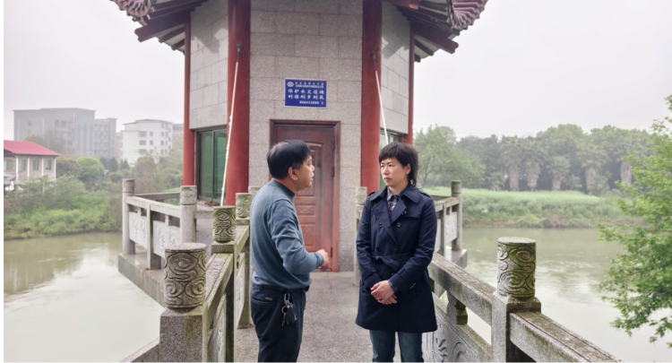 邓艳红“四不两直”督导检查防汛备汛工作