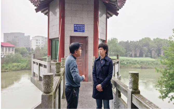 邓艳红“四不两直”督导检查防汛备汛工作