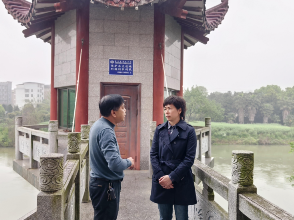 邓艳红“四不两直”督导检查防汛备汛工作