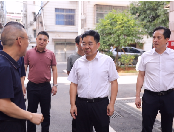 罗卫华调研住宅小区消防安全等级评定工作