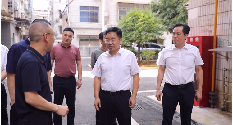 【视频】罗卫华调研住宅小区消防安全等级评定工作