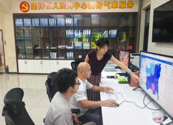迎战台风“沙德尔”丨常宁:气象“哨兵”提前“吹号”筑防线