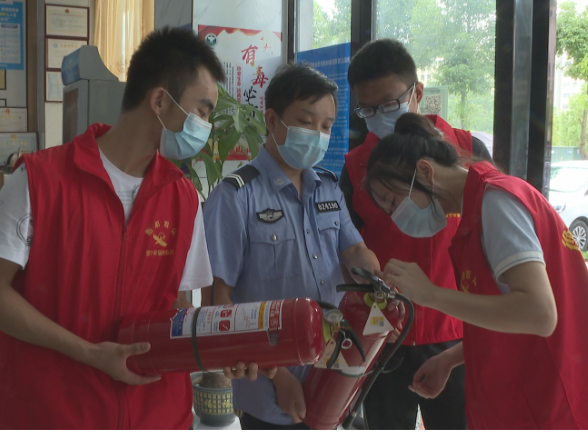 常宁：大学生志愿者助力城区“多合一”场所消防安全排查整治 
