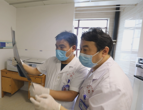 【我为群众办实事】常宁市中医院运用“南詹正骨”专长绝技解决群众“看病难、看病贵”问题