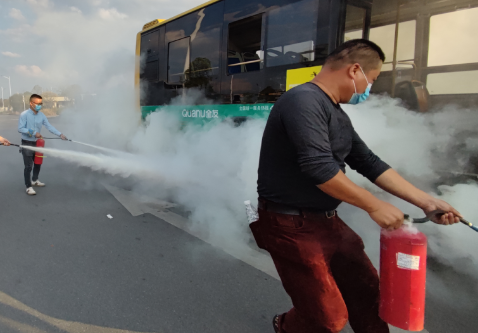 市公交公司开展消防安全应急演练