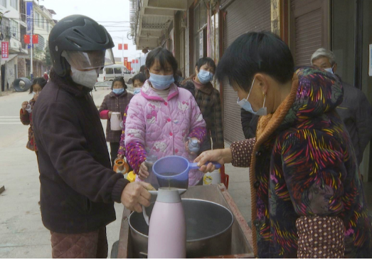 【视频】洋泉镇：免费中药汤剂+上门服务 用心守护每一位村民健康