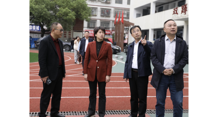 邓艳红调研校园安全工作