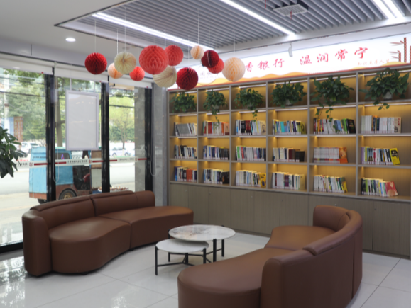 【视频】城市微革命 幸福家门口(79)2万册新书就位 常宁“15分钟阅读圈”抬脚即达