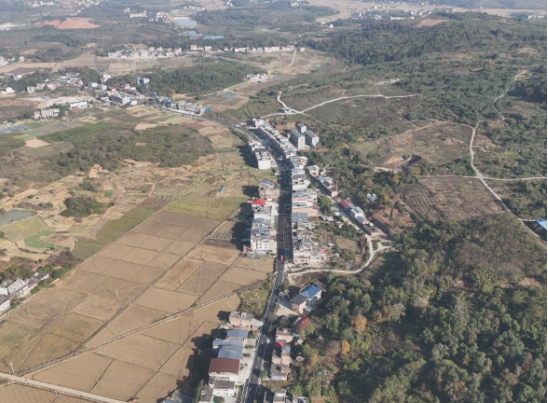 【视频】常宁至板桥公路焕新升级 烦心路变发展“快车道”