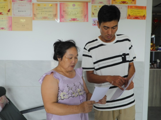 【视频】【铁血军魂耀新程】 曾庆发：“兵”心未改 庭院经济带火小山村
