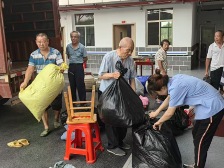 兰江乡：为乡敬老院老人筑就新巢