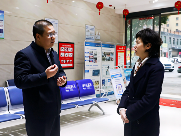 邓艳红调研金融工作