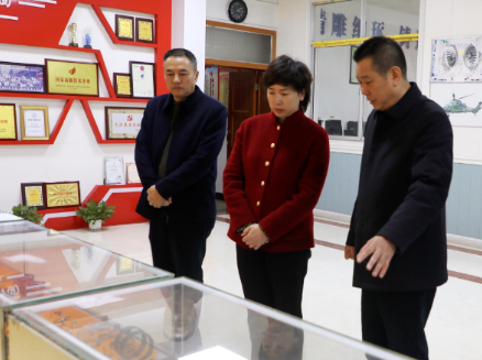 邓艳红调研企业复工复产情况