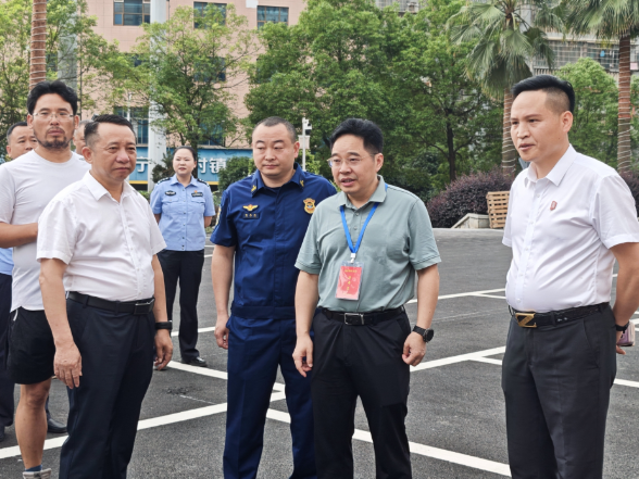 罗卫华督导高考期间安全、考务等相关工作