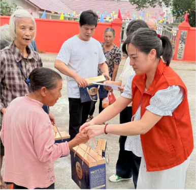 兰江乡:月满中秋 情暖桑榆