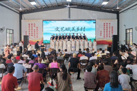 衡阳市奥运年华合唱团走进我市人大代表引领乡村振兴实践基地