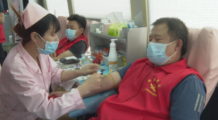 点赞!常宁市医保局干部职工无偿献血2500毫升
