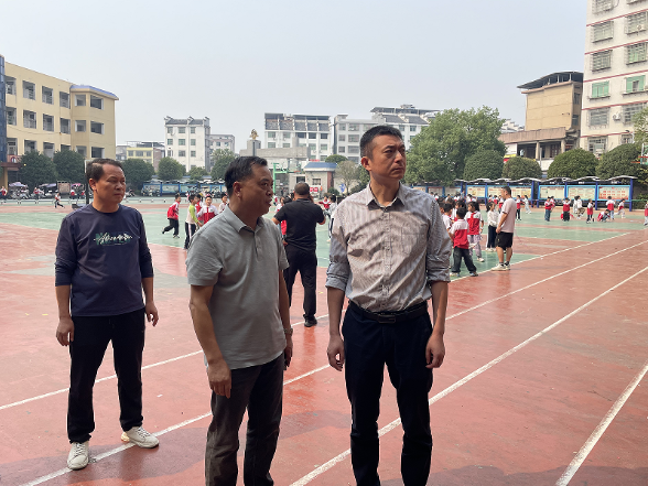 【视频】周俊调研教育领域安全生产工作