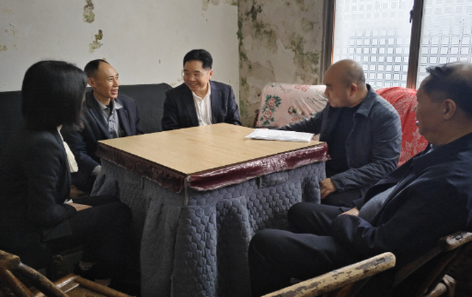 【视频】罗卫华到塔山瑶族乡开展“最是乡音解乡愁”民情大走访暨全国两会精神宣讲