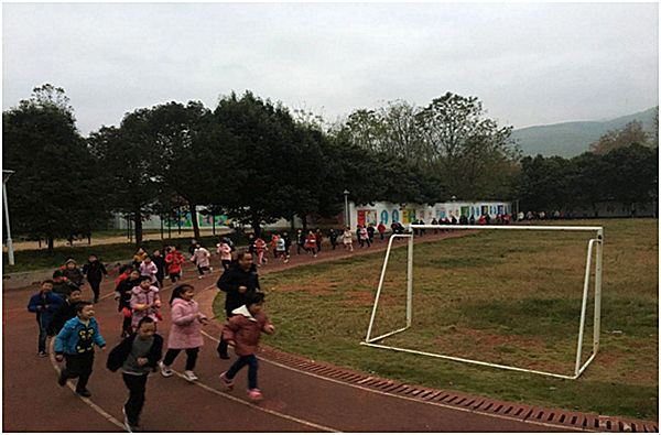 太平里小学晨跑_副本.jpg